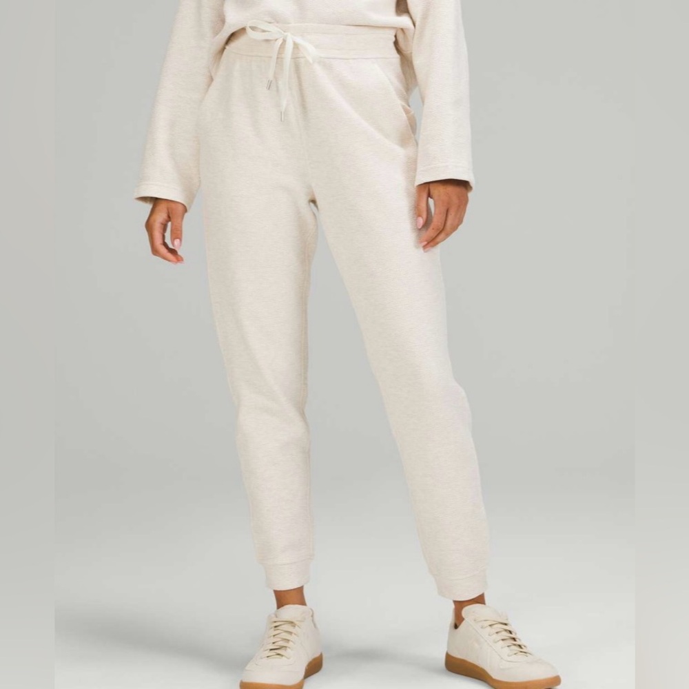 Lululemon Ribbed High Rise Jogger size 8.